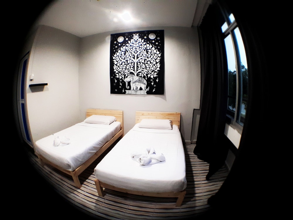 De Chukai Hotel 7/43