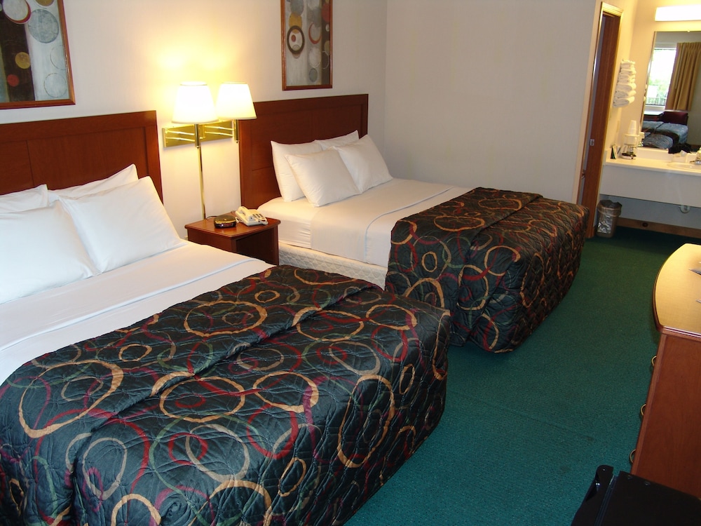 Super 8 by Wyndham Branson Shepherd of the Hills Exwy 14/60