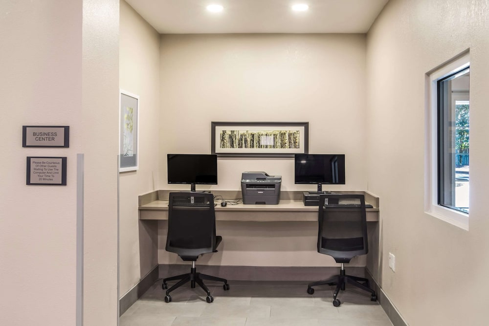 Comfort Inn & Suites Fairburn - Atlanta Southwest 43/45