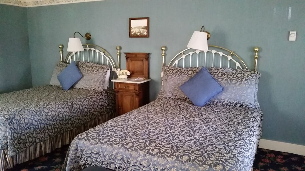 The Mendocino Hotel and Garden Suites 10/47