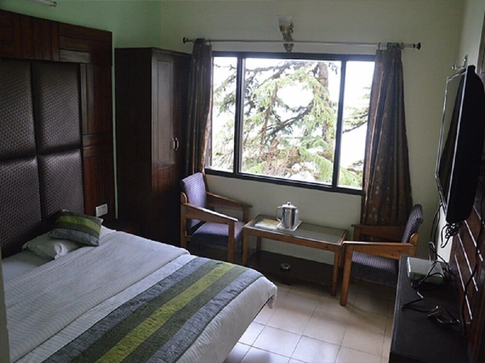 Hotel Kahkashan 8/16