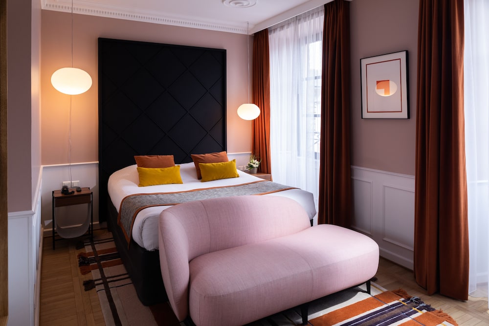 Hotel Le Colombier 12/80