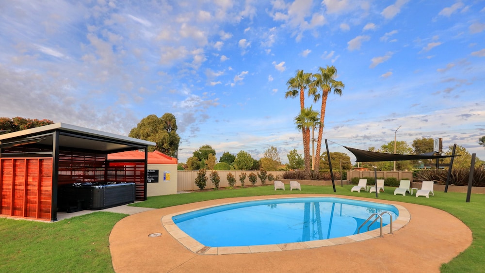 Motel Menere Apos S 55/61