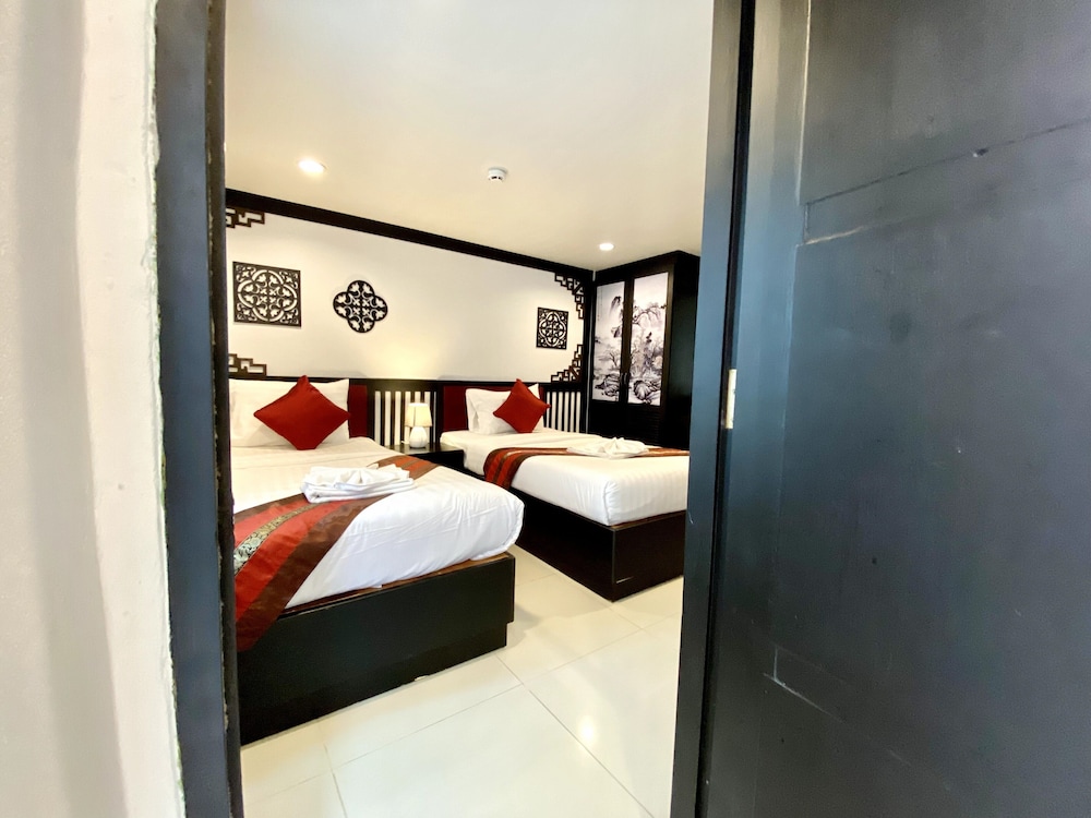 Sunny Beach Hotel 24/50