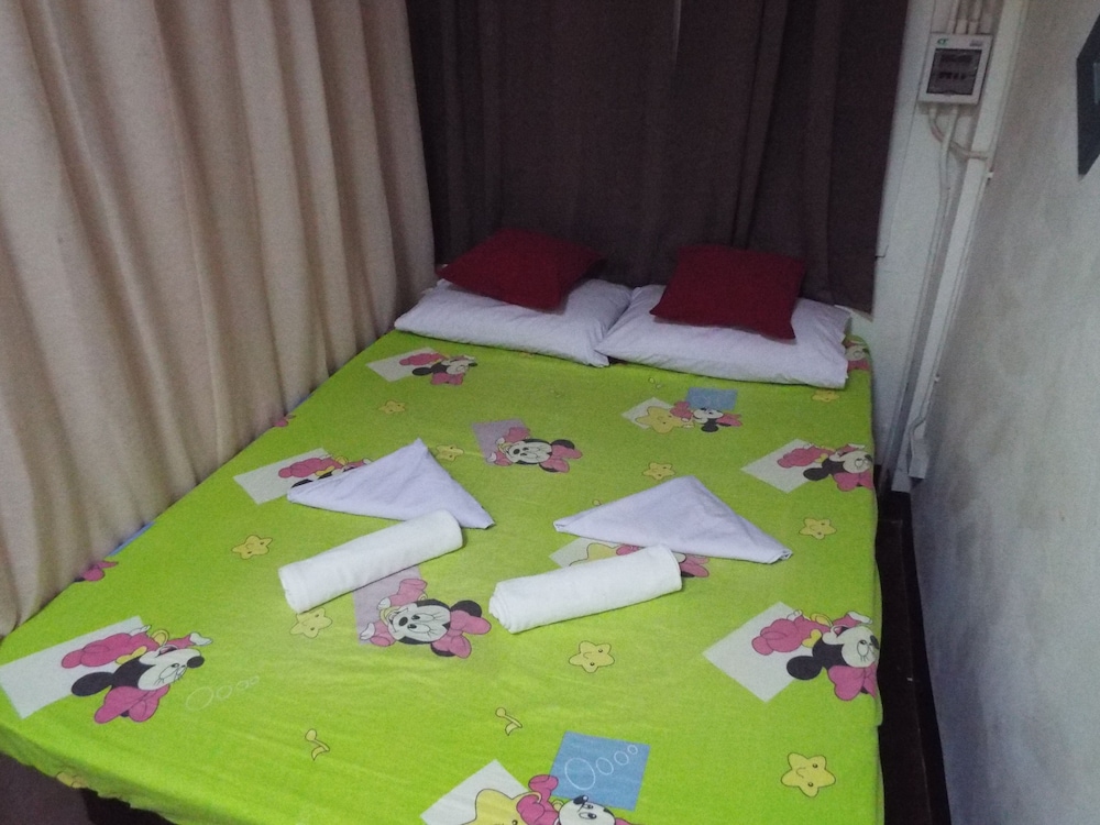 Hostel 24 24/50