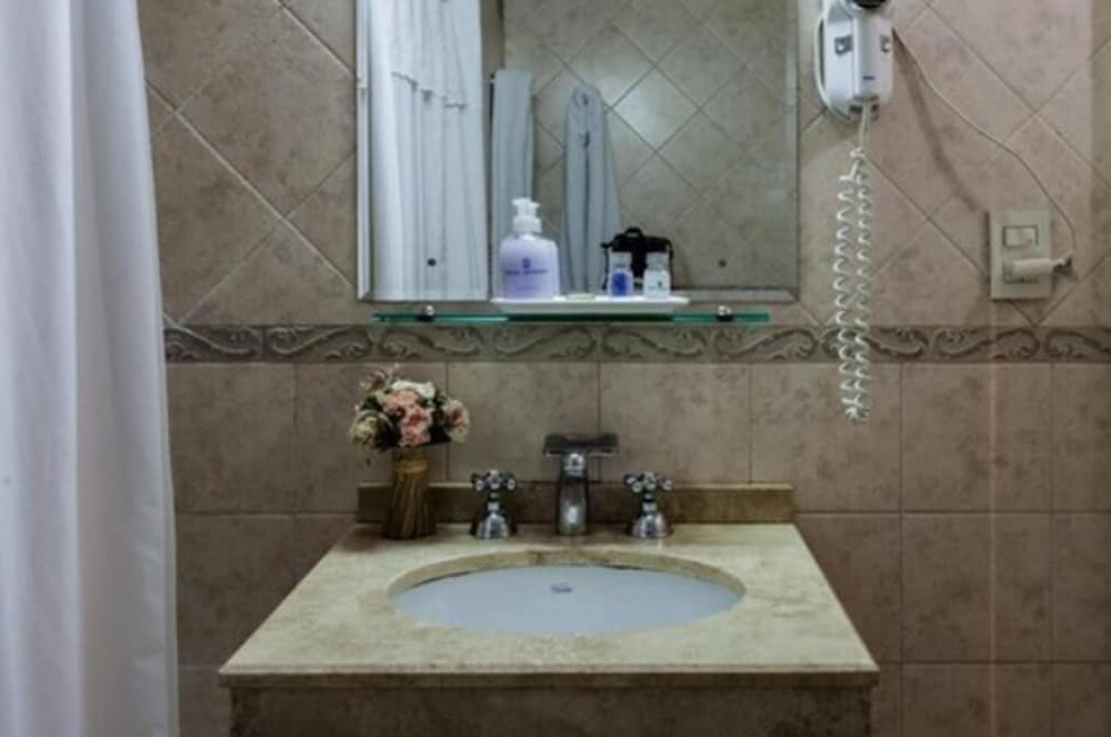 Mendoza Hotel 47/66