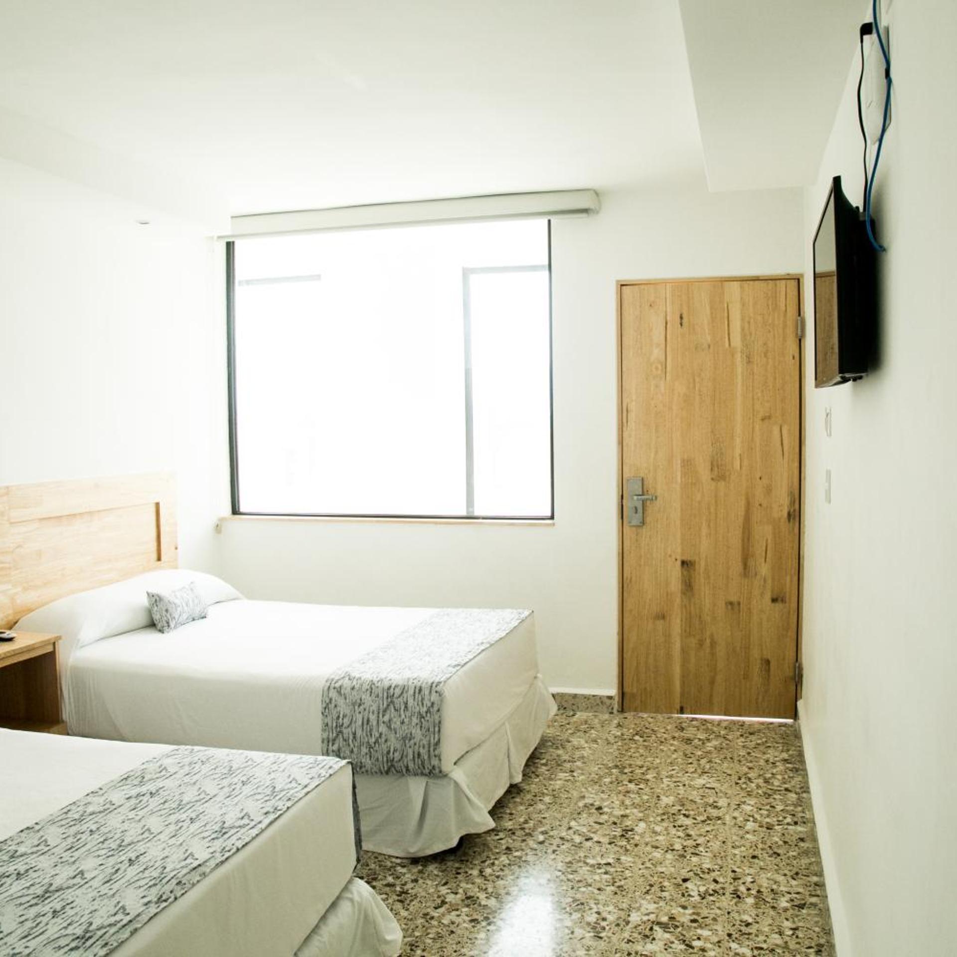 Room, Twin Beds, Hotel 500 8/10