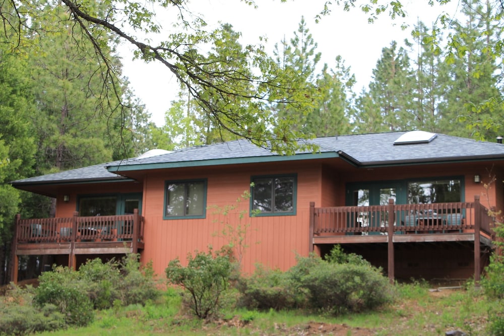 Mount Shasta Resort 8/63