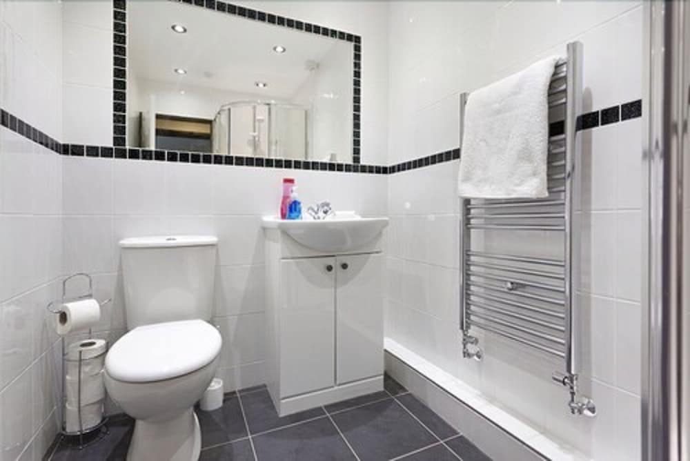Victoria Centre Apartments &amp; Annexe 47/50