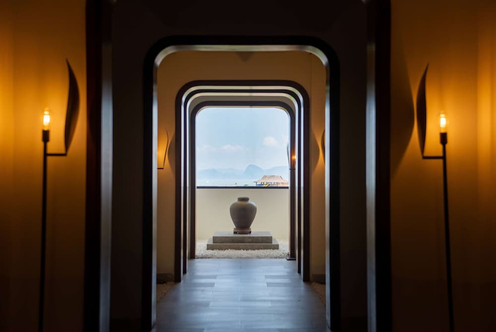 Hotel Soleil Ha Long, Trademark Collection by Wyndham 23/50