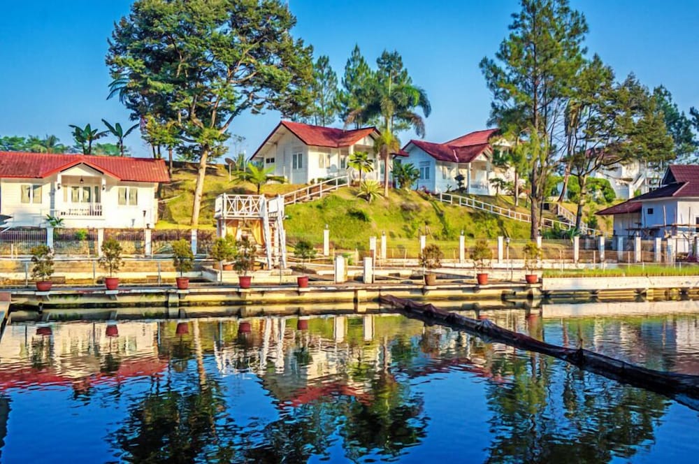Marbella Twin Waterfall Resort 10/25