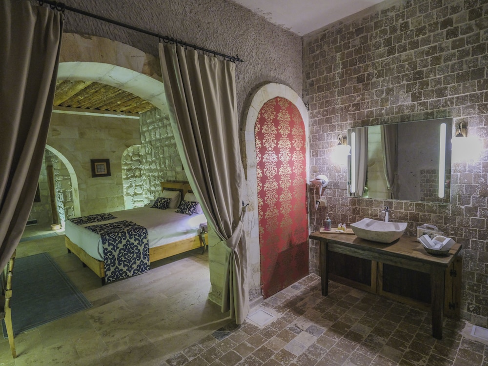 Kalsedon Cave Suites 27/28