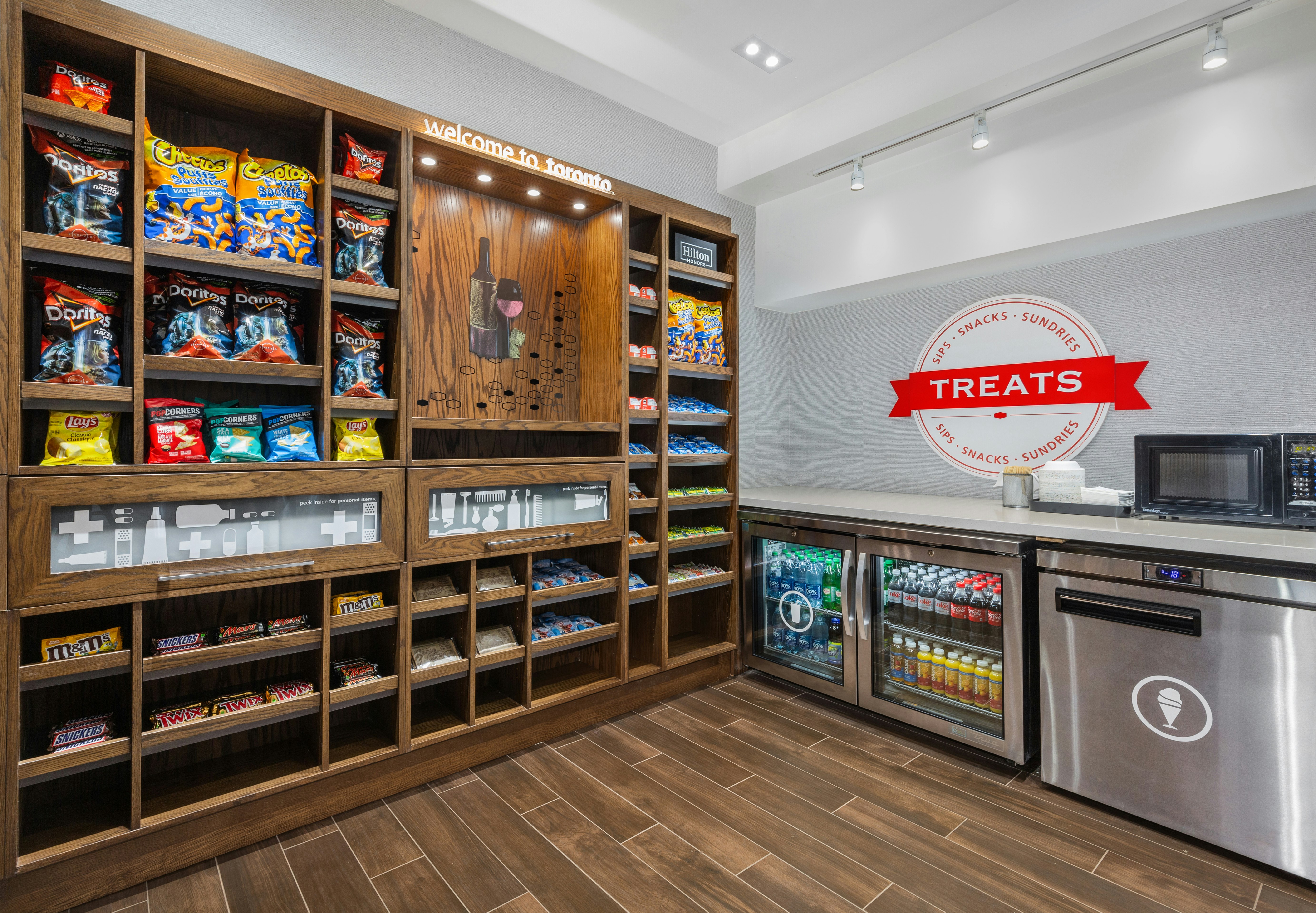 Hampton Inn & Suites by Hilton Toronto Downtown 6/18