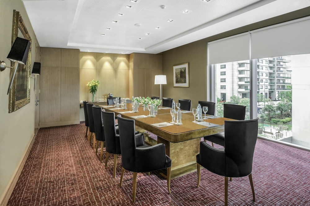 Alvear Icon Hotel 57/72