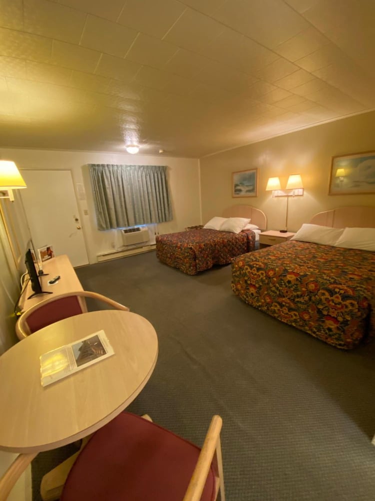 Birchwood Inn 10/24