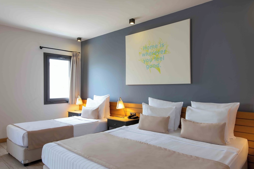 1 BEDROOM, STANDARD, TRIPLE, GARDEN VIEW, TERRACE