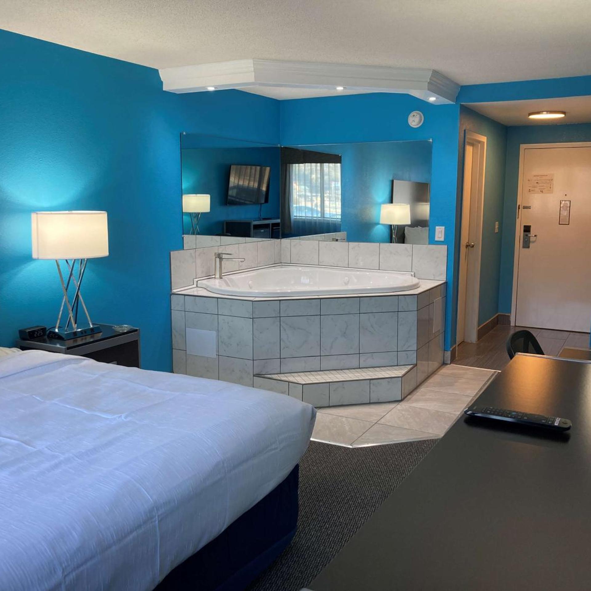 غرفة بسرير كينج بجاكوزي للمدخنين، Best Western Plus Reading Inn & Suites 4/5