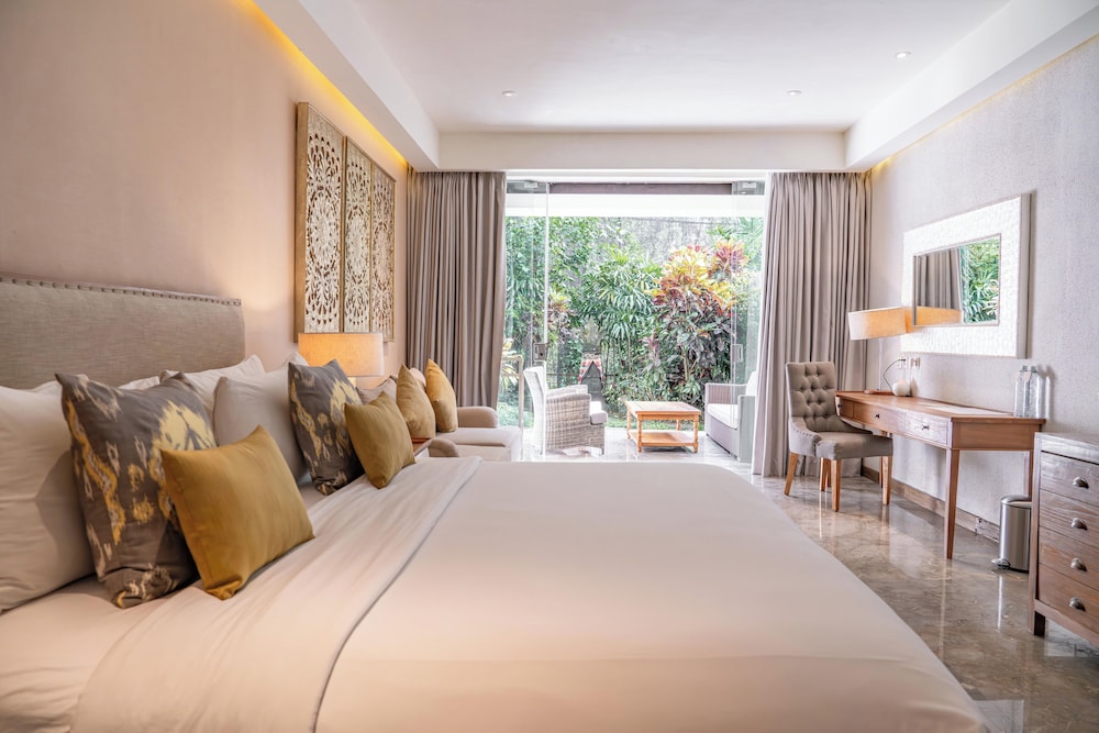 DELUXE, SUITE