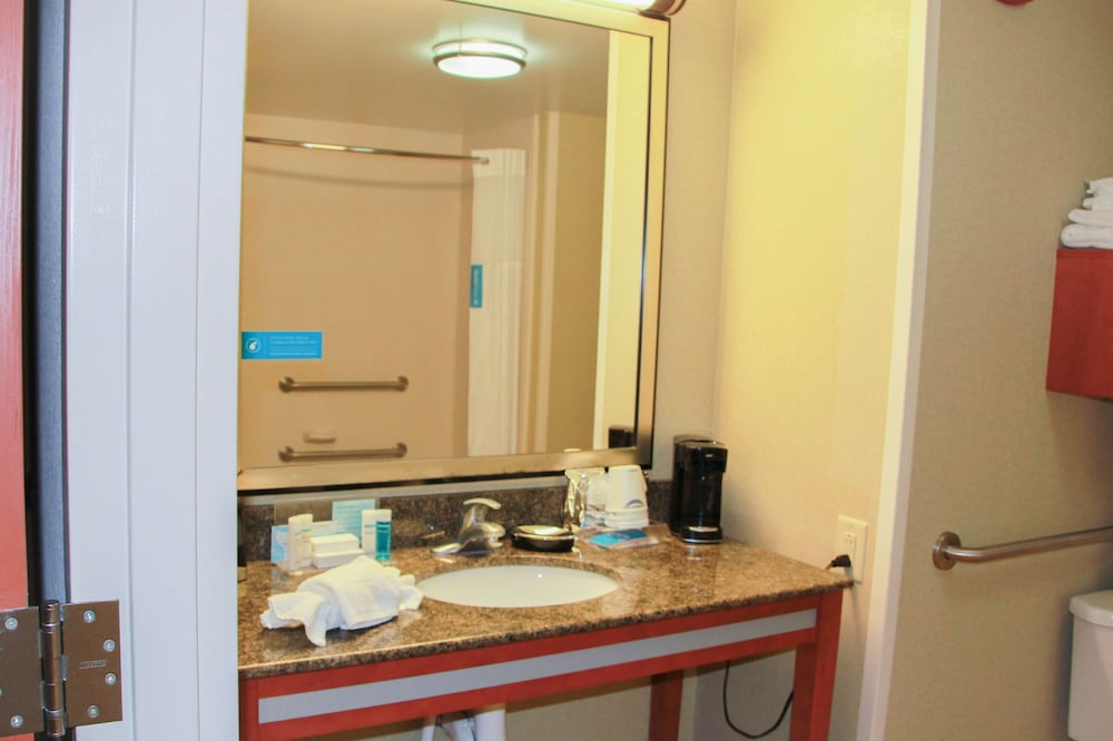 Hampton Inn & Suites Radcliff Fort Knox 14/58