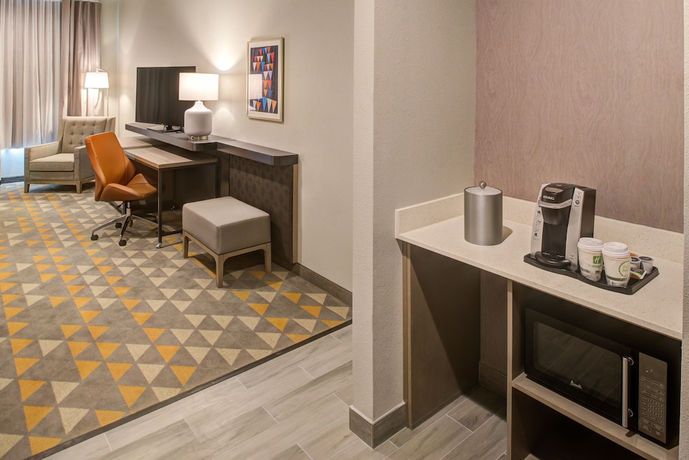 Holiday Inn Hotel Suites Houston West Katy Mills 12/54