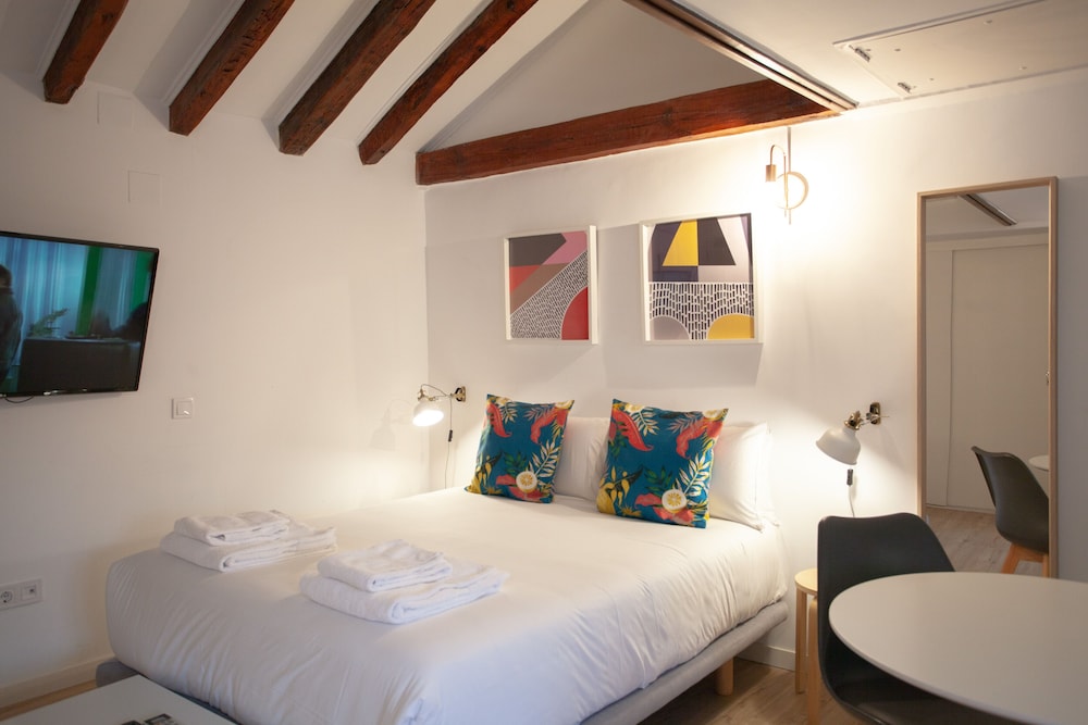 STANDARD, DOUBLE BED