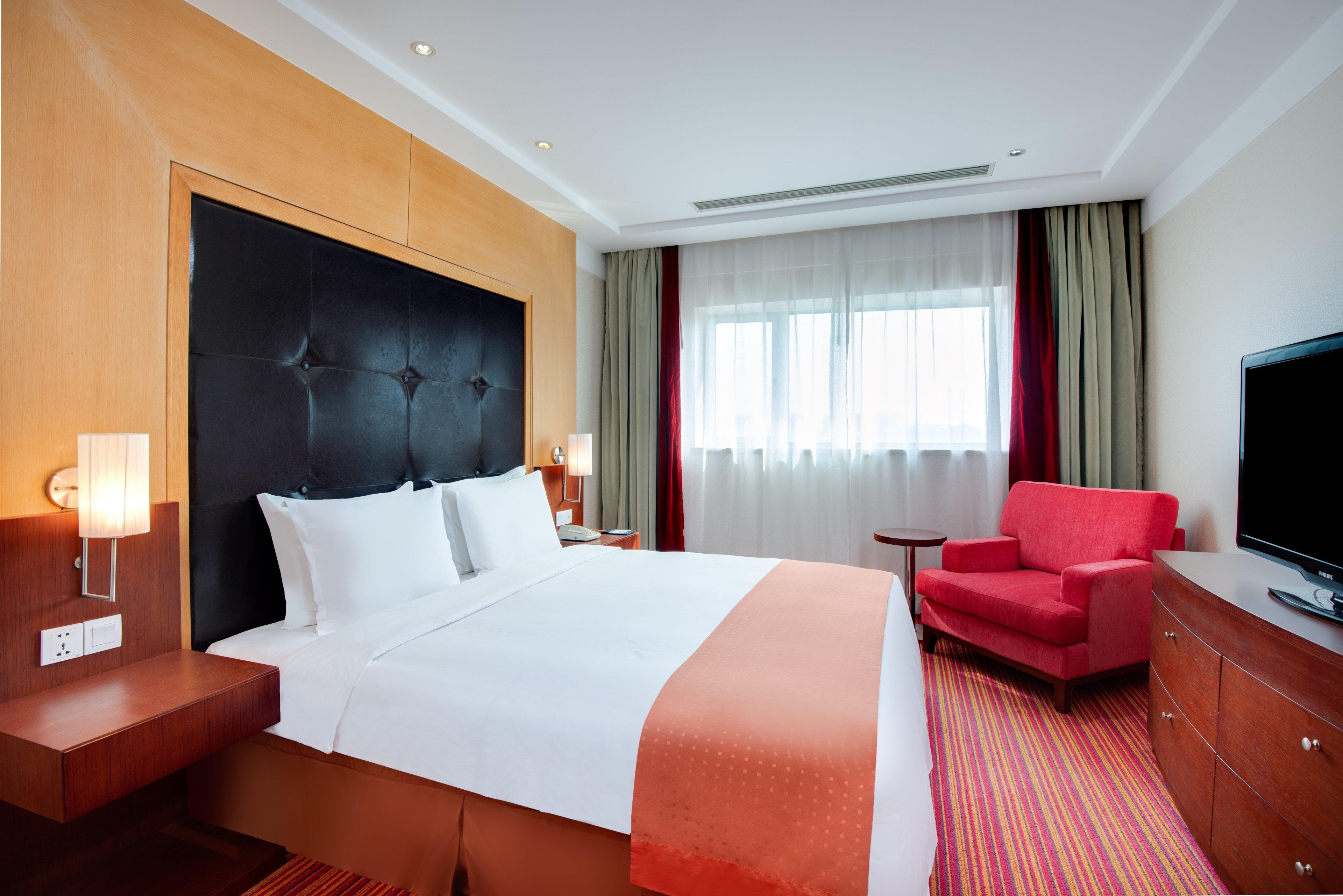 HOLIDAY INN EXPRESS SHANGHAI NEW HONGQIAO 11/30