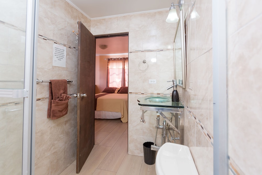 New Kingston Guest Apt At Dorchester 30/32