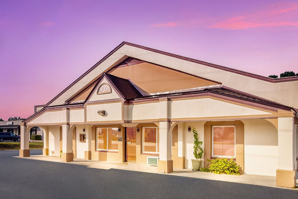 Red Roof Inn Santee in SANTEE - SC