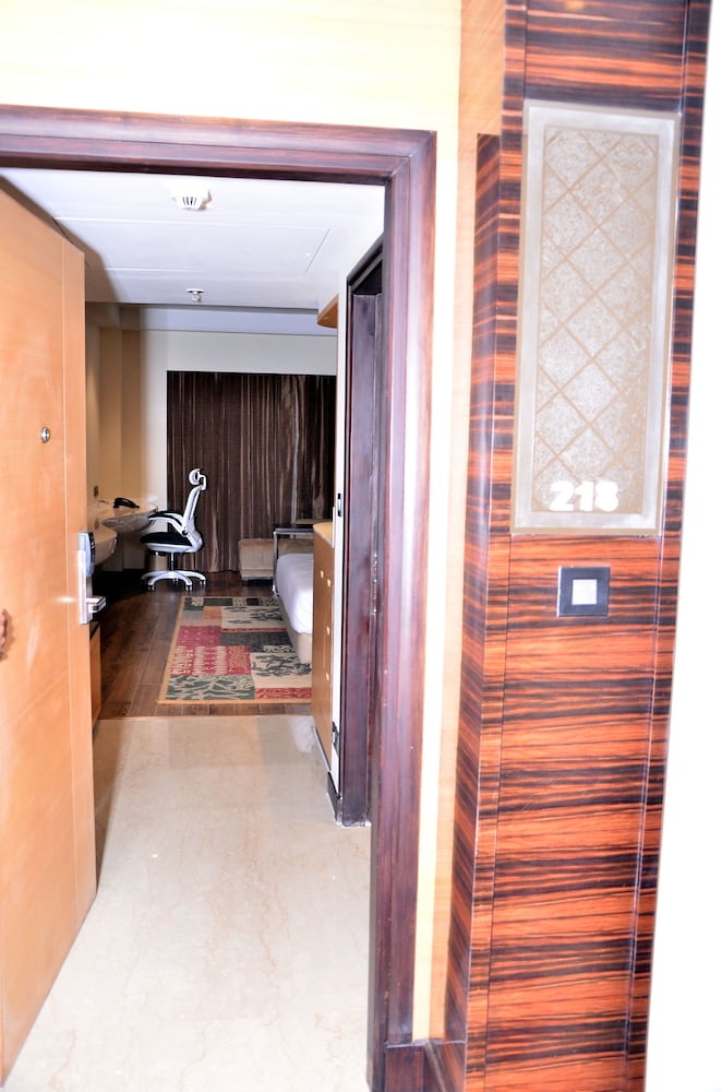Golden Galaxy Hotels & Resorts 16/50