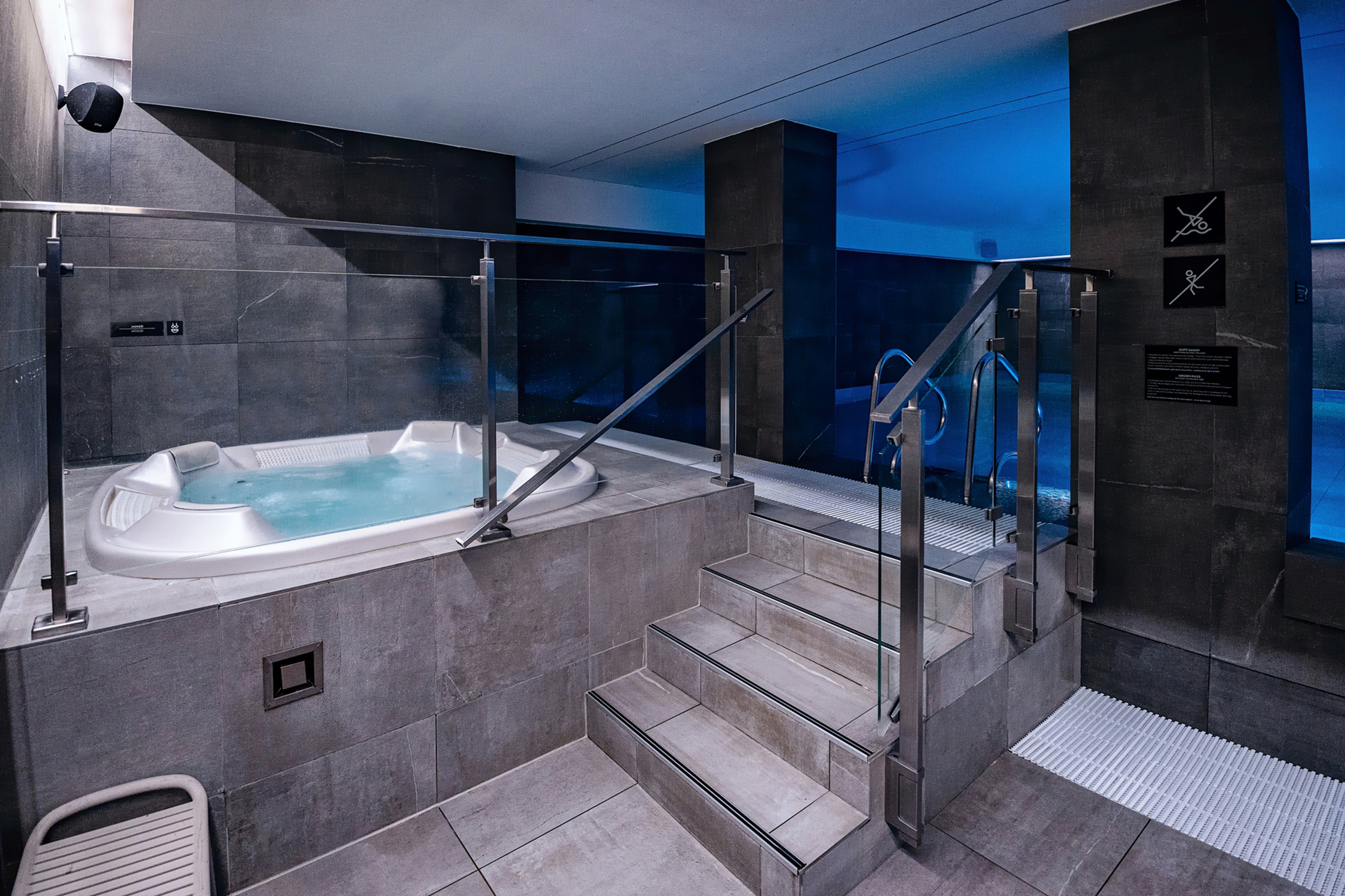 Doubletree By Hilton Wroclaw 35/77