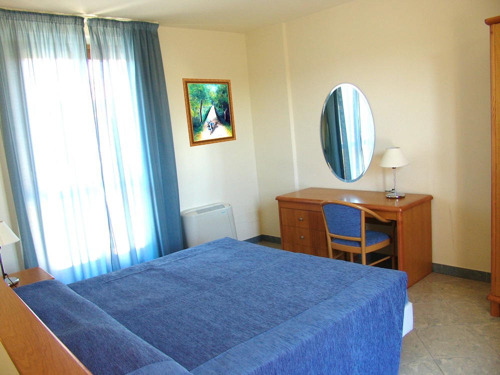 1 BEDROOM, APARTMENT