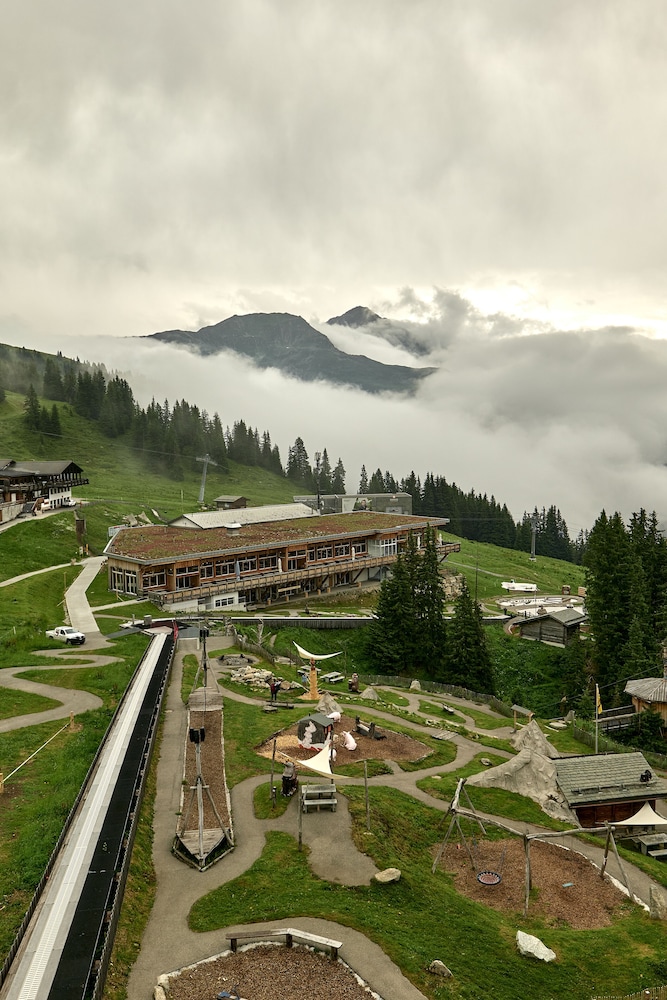 Madrisa Lodge 31/62