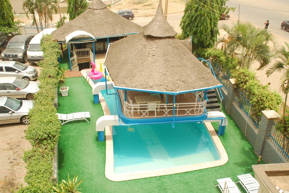 Peace Haven Hotel 18/25