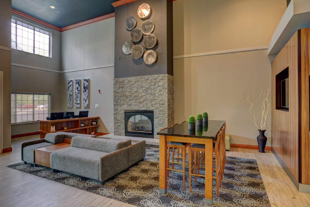 Holiday Inn Hotel And Suites Milwaukee Airport 9/36