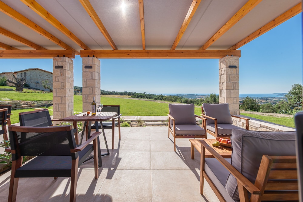 Mint Retreat Suites 22/42
