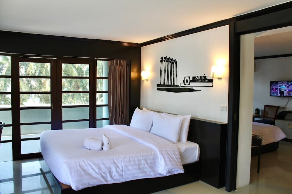 SUITE, SEA VIEW