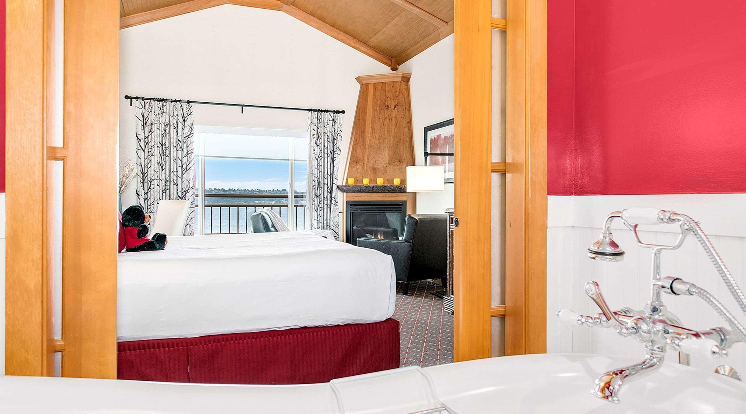 Executive, Suite, Water Front