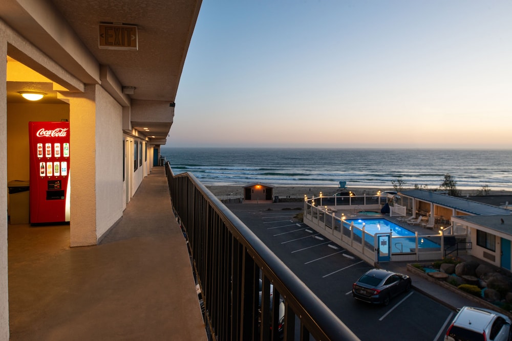Edgewater Inn And Suites 74/76