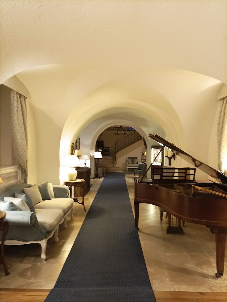 DOMUS SELECTA CHATEAU DE FLOURE 46/57