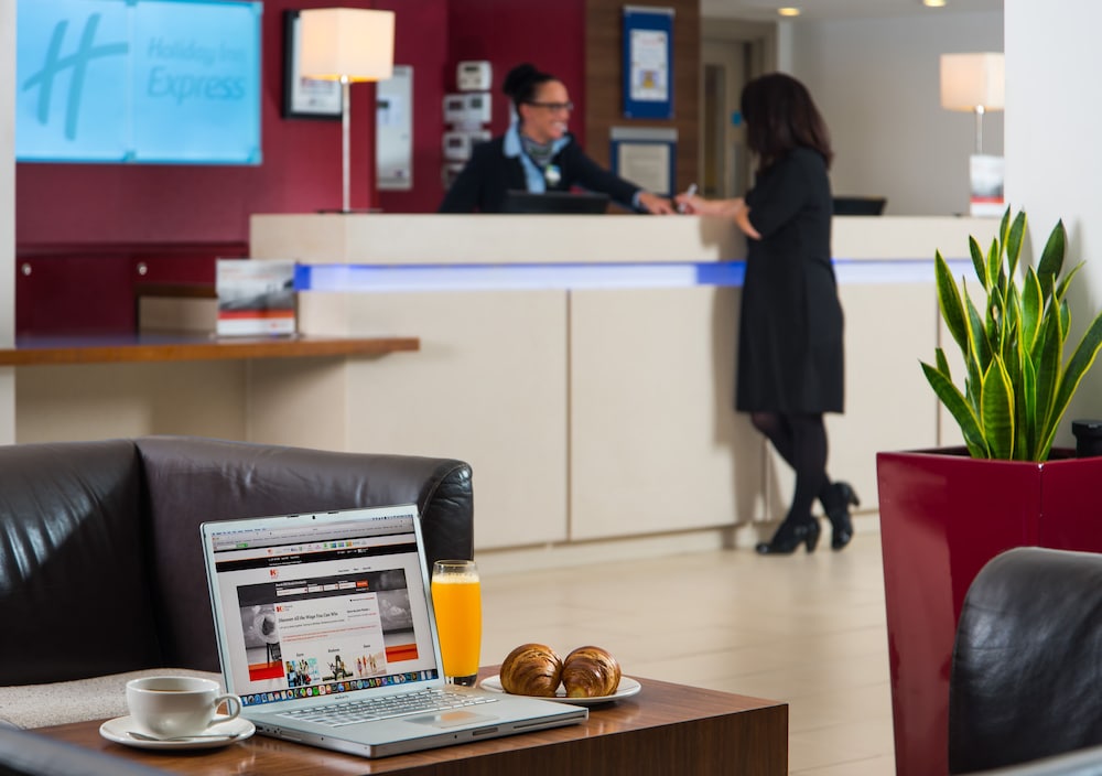 Holiday Inn Express Northampton - South, an IHG Hotel 4/64