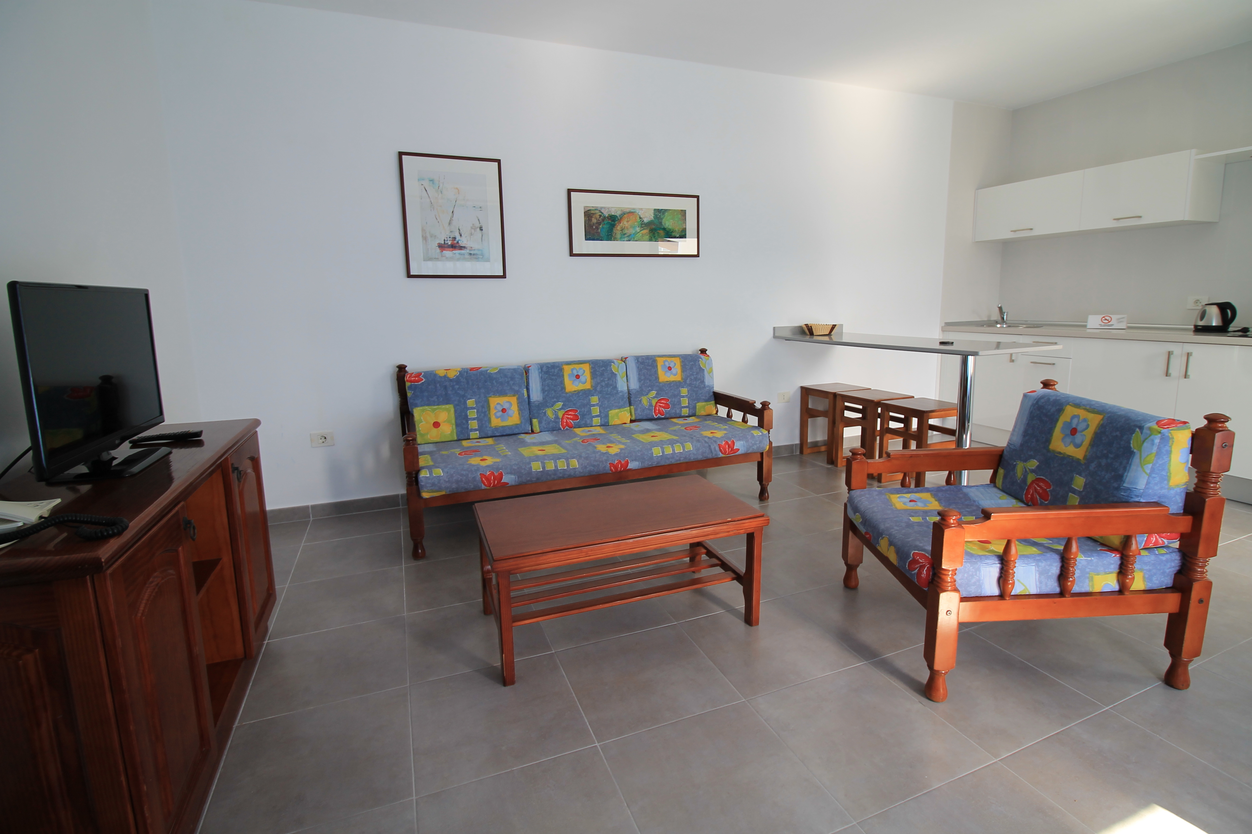 Elena Apartamentos 18/44