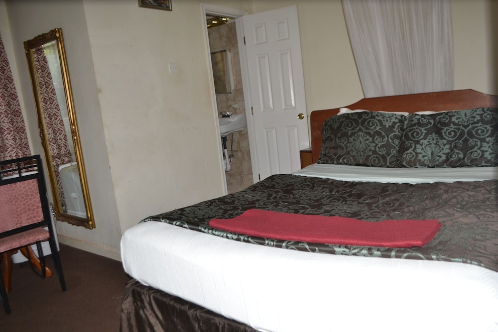 Executive Airport Hotel 16/50
