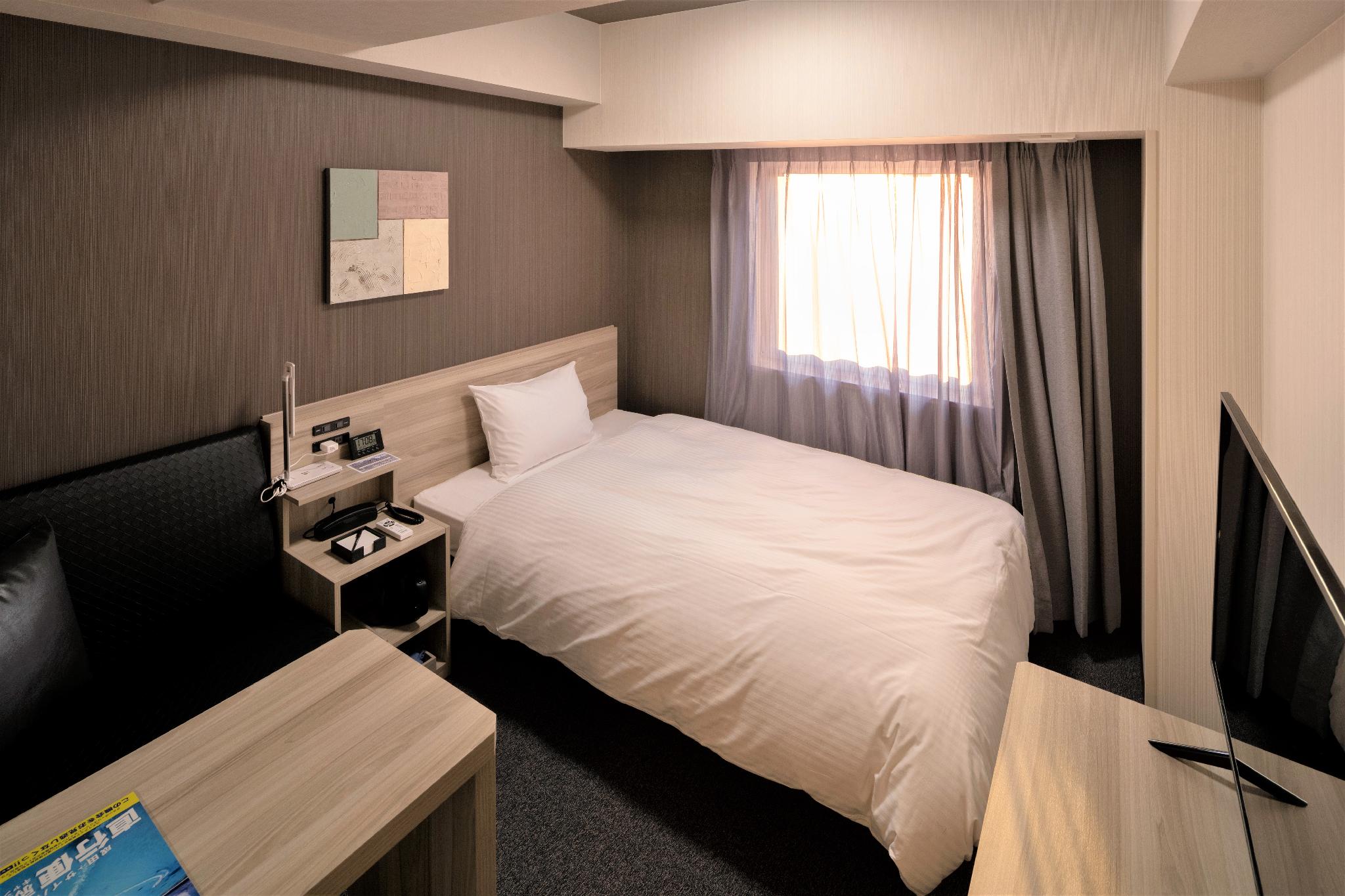 Room, Single, Electronic Cigarette Only
