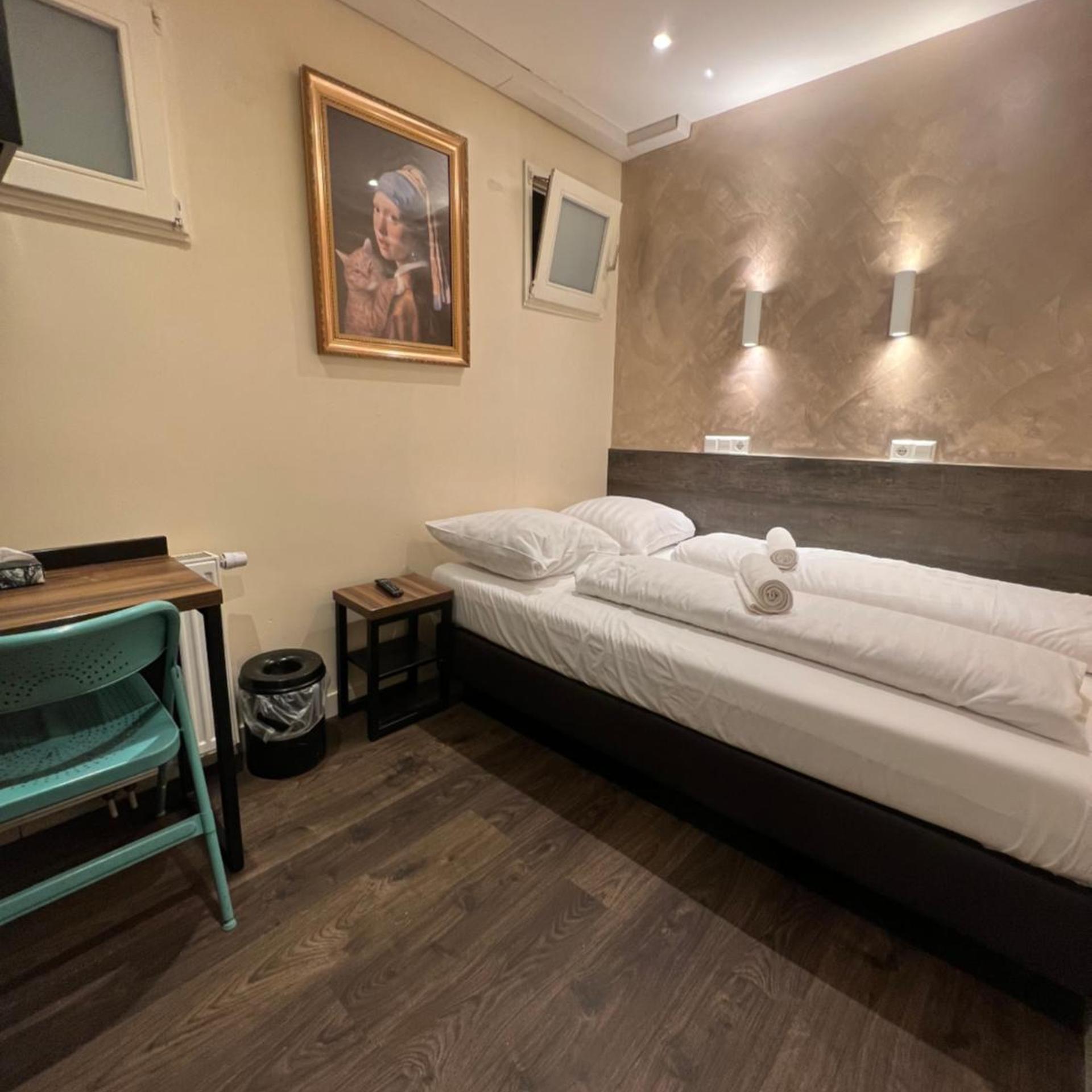 Dam Hotel 18/55