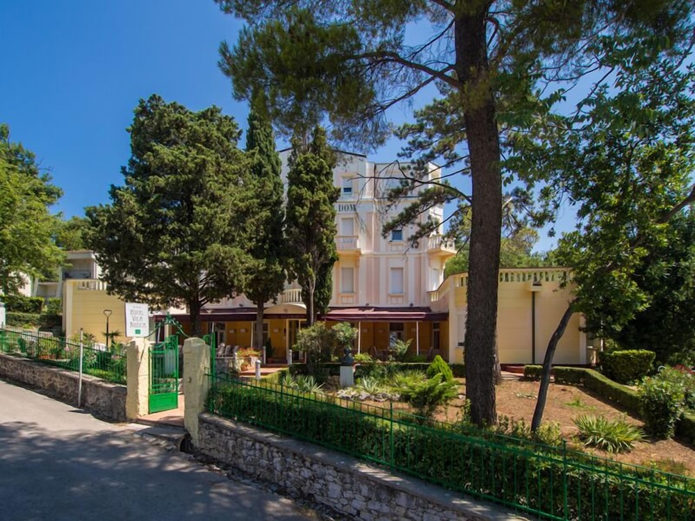 Hotel Vila Ruzica 54/64