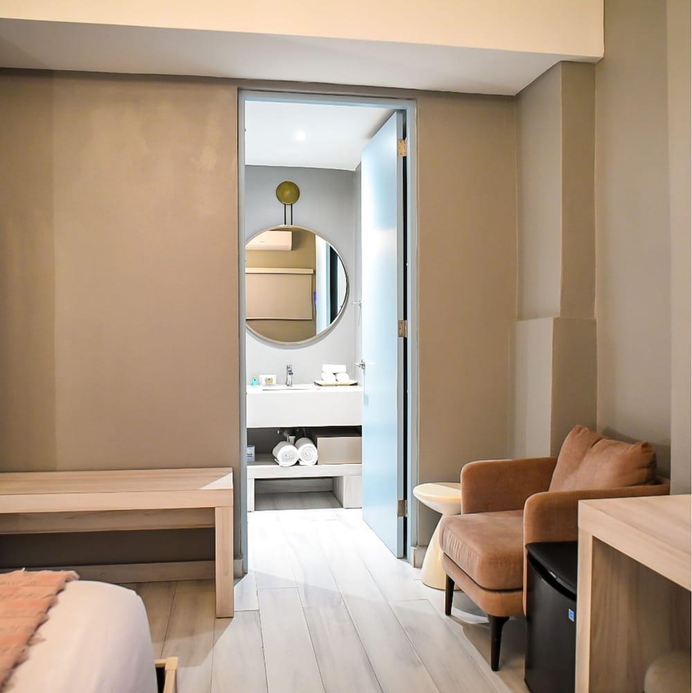 Tropica Beach Hotel 49/50