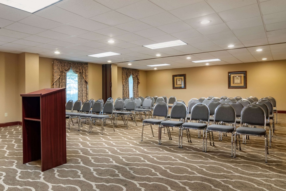 Comfort Inn Suites Suwanee Sugarloaf 34/36