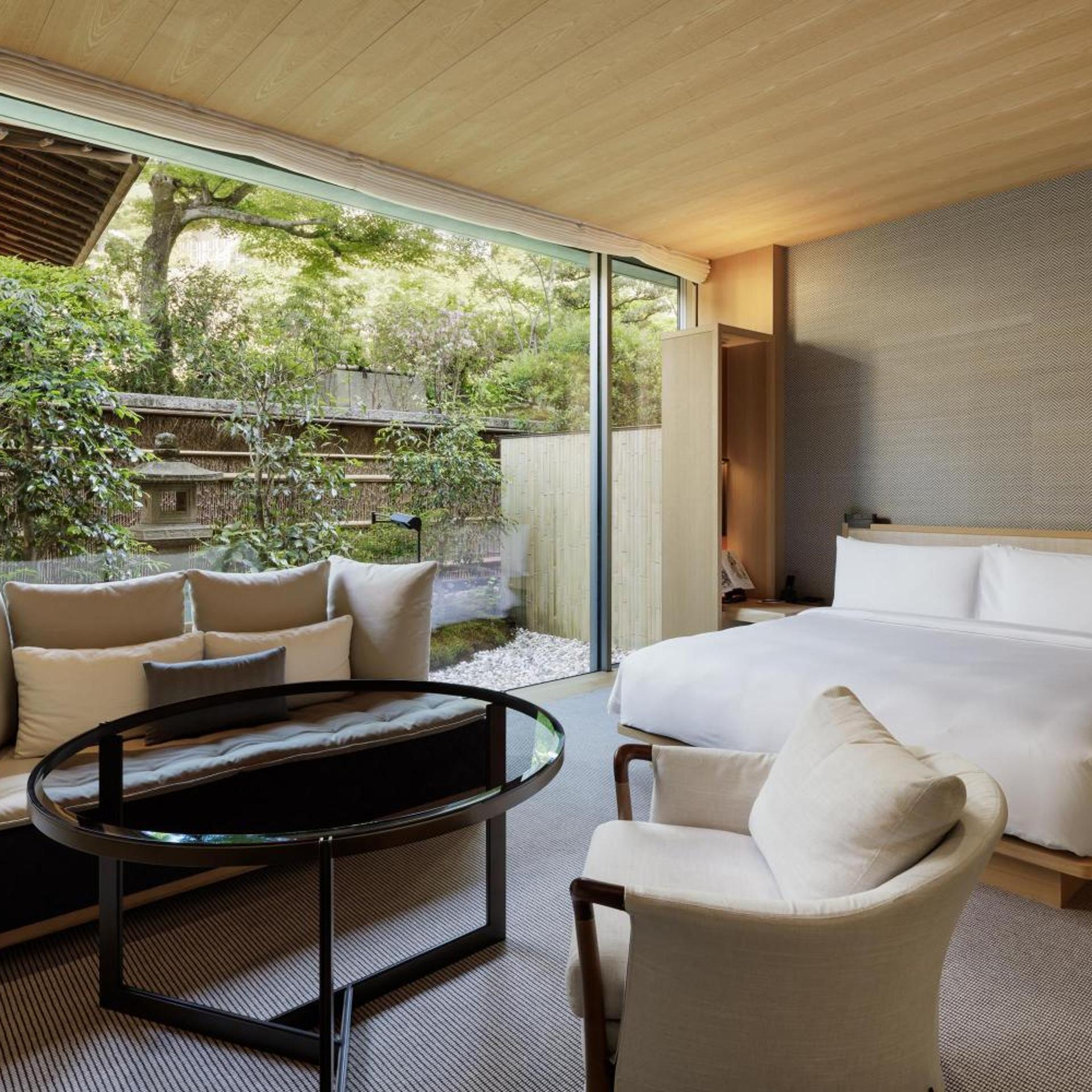 غرفة بسرير كينج بشرفة، Park Hyatt Kyoto 3/5