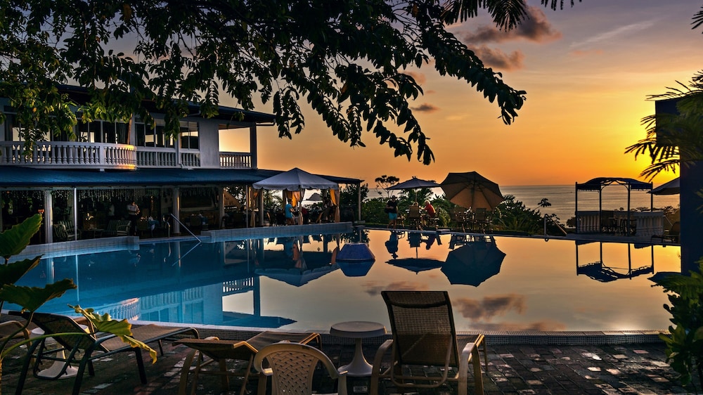 Cristal Ballena Boutique Hotel & Spa 55/57