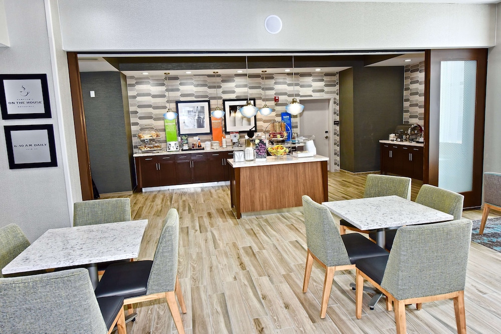 Hampton Inn Kirksville 53/62
